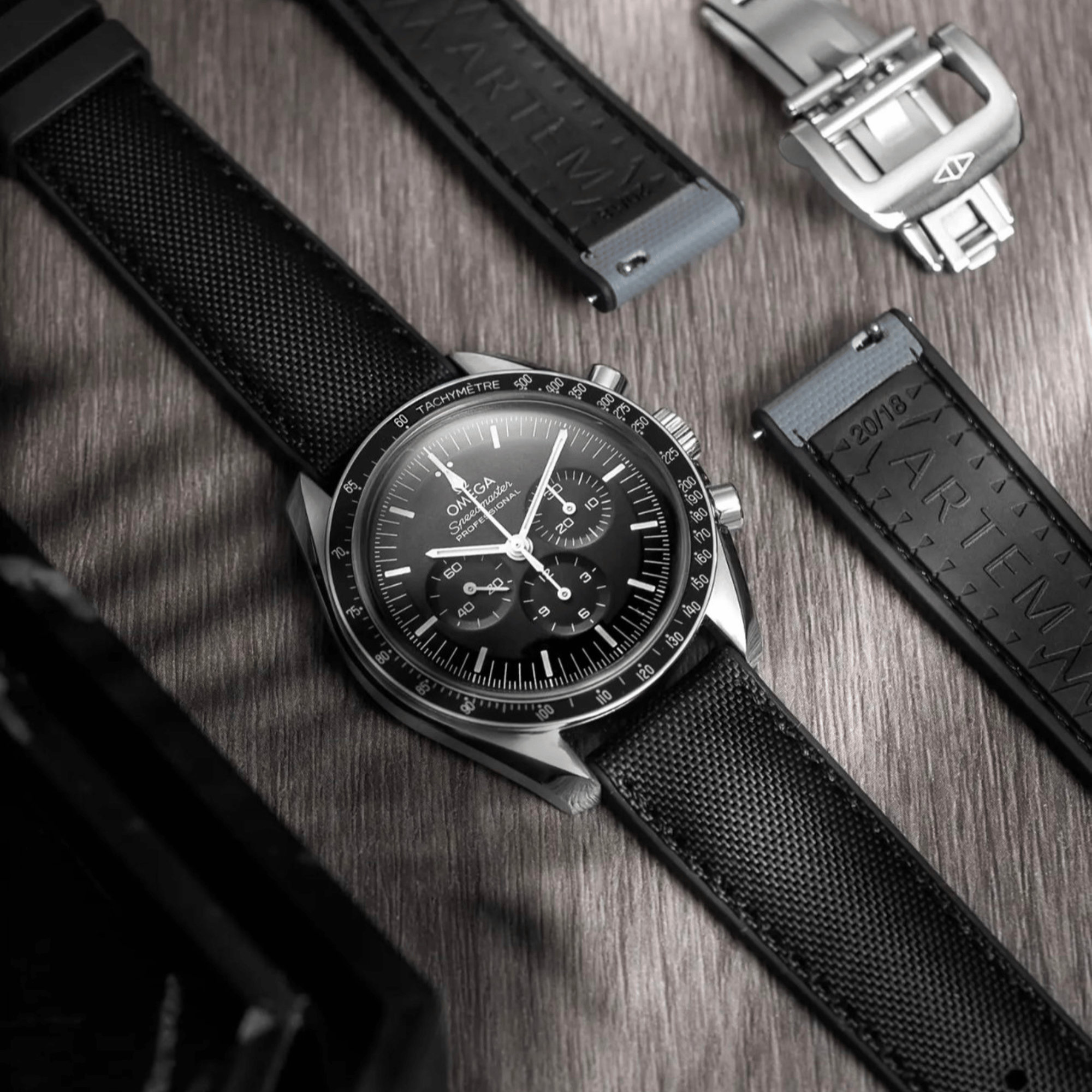 HydroFlex™ Black Hybrid FKM Watch Strap With Black Stitching