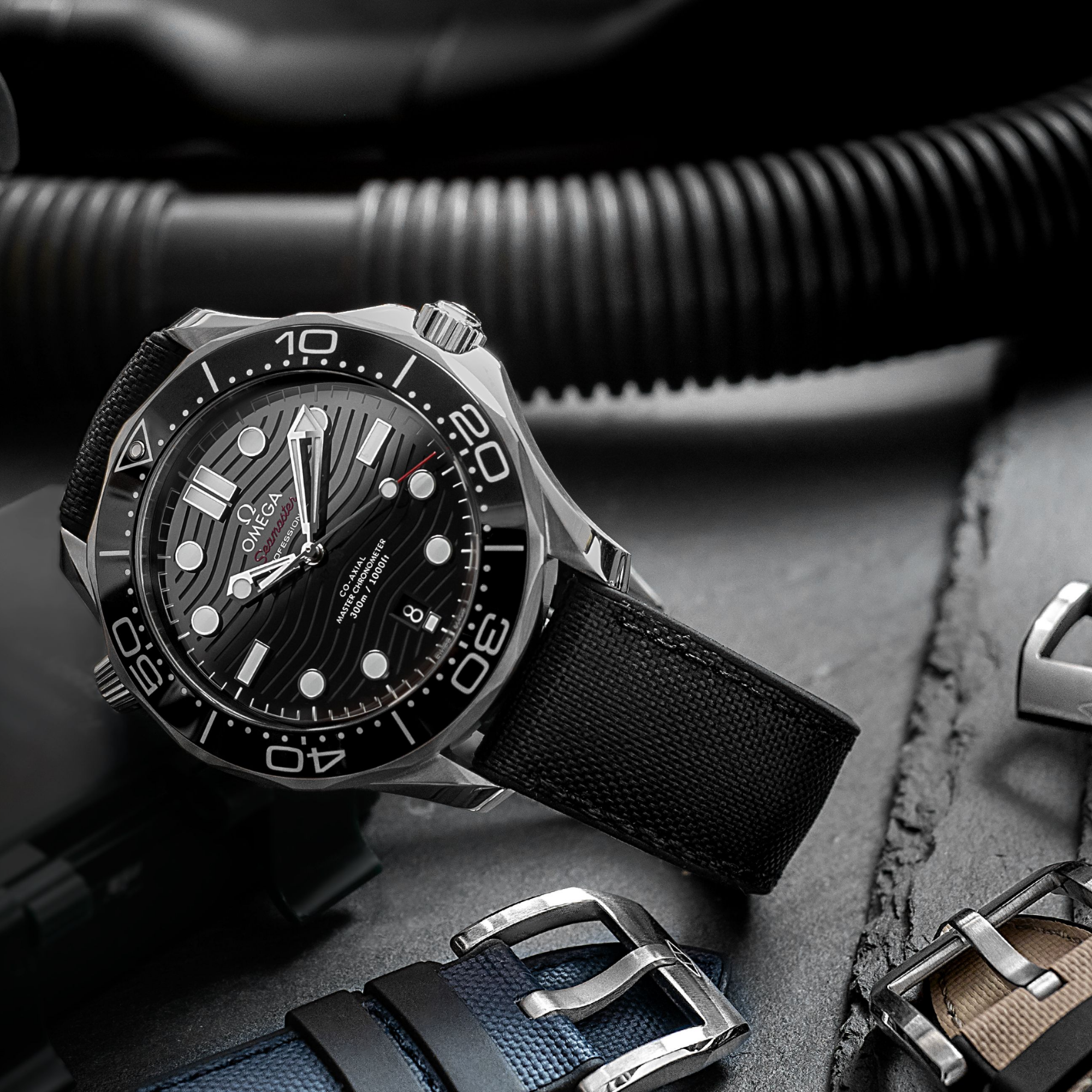 HydroFlex™ Black Hybrid FKM Watch Strap With Black Stitching
