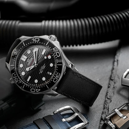 HydroFlex™ Black Hybrid FKM Watch Strap With Black Stitching